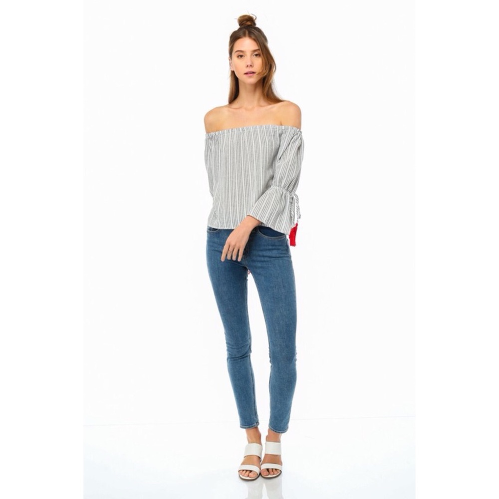 LAST ONE! Off the Shoulder Top with Tassel Detail - Picture 3 of 4